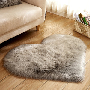 2021 new home textile Plush living room heart-shaped carpet bedroom bedside mat cute girl style