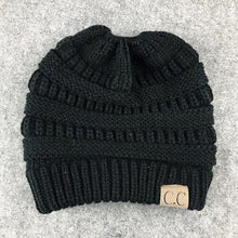 Load image into Gallery viewer, Vertical Knit Ski Cap