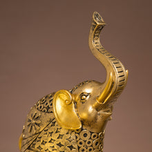 Load image into Gallery viewer, Resin arts and crafts wholesale creative gold elephant ornaments Europe