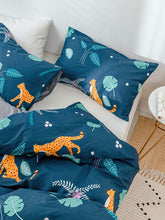 Load image into Gallery viewer, Cartoon Graphic Bedding Set Without Filler