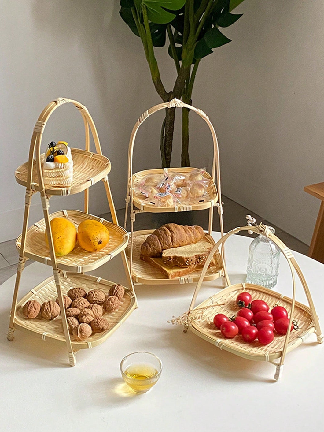 1pc Weaving Baskets Rack Wicker Handwoven Fruit Bread Food Storage Tier Kitchen Decorate Round Square Plate Stand Container Bamboo Baskets Straw Weaving 1/2/3 Layer