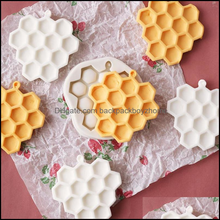 Charger l\&#39;image dans la visionneuse de la galerie, Silicone Honeycomb Cake Molds